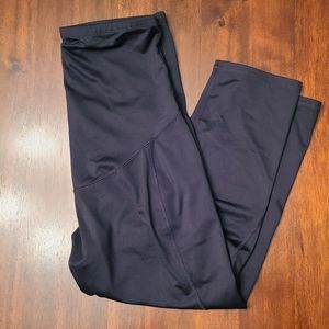 A:glow maternity black active capris size medium